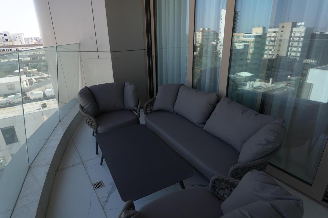 360 Nicosia - 1 Bedroom Luxurious Residence Extérieur photo